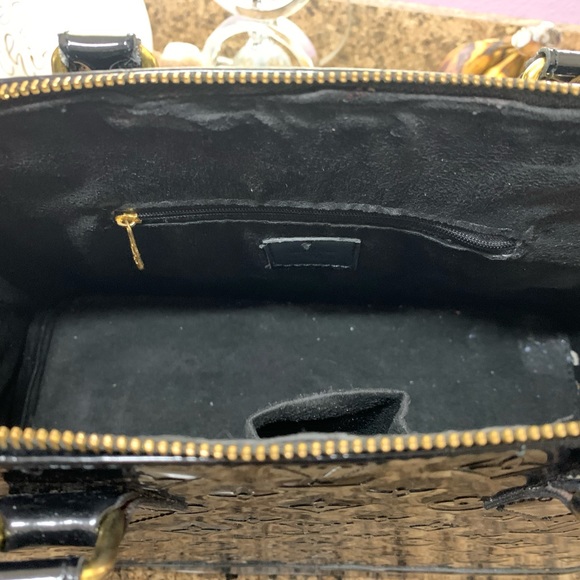 Louis Vuitton Handbag - Picture 3 of 13